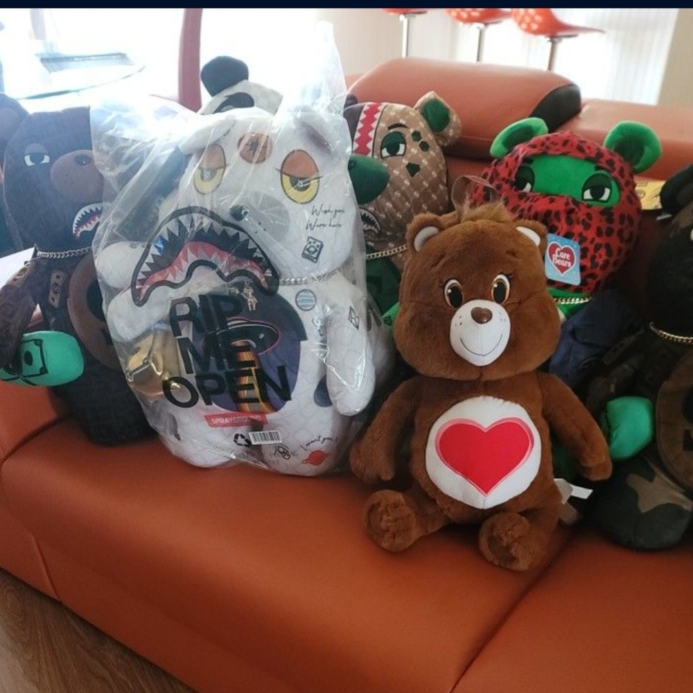 SPRAYGROUND Teddy Bear Backpacks.Prices reflect average price per Bear - Picture 6 of 14